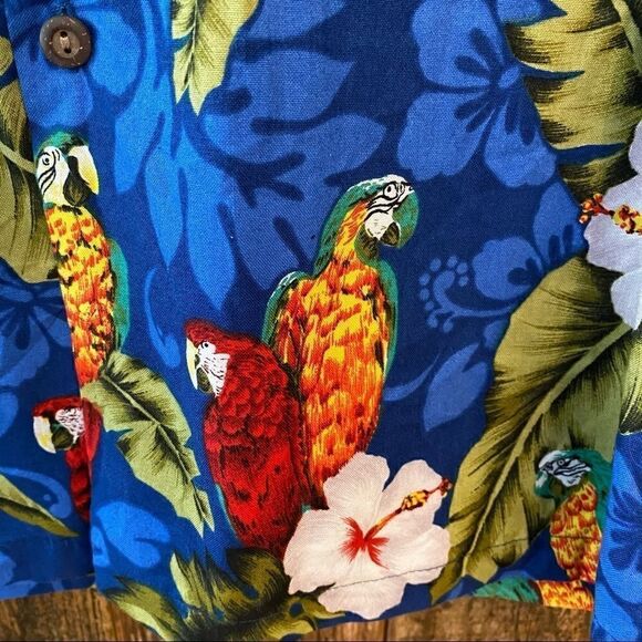 Hawaii M Unisex Blue Palms Parrot Short Sleeve Button Front Hawaiian Shirt - Picture 8 of 8